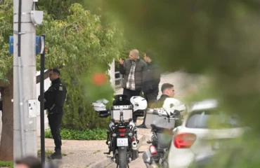 Γλυφάδα: «Το 2014 είχε στόχο τον πατέρα του αλλά έλειπε και δολοφόνησε τη μητέρα του» λέει ο θείος του 46χρονου