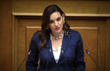 Οι Δικηγορικοί Σύλλογοι ζητούν να αποσυρθεί η ρύθμιση που θεωρείται «φωτογραφική» για την Όλγα Κεφαλογιάννη