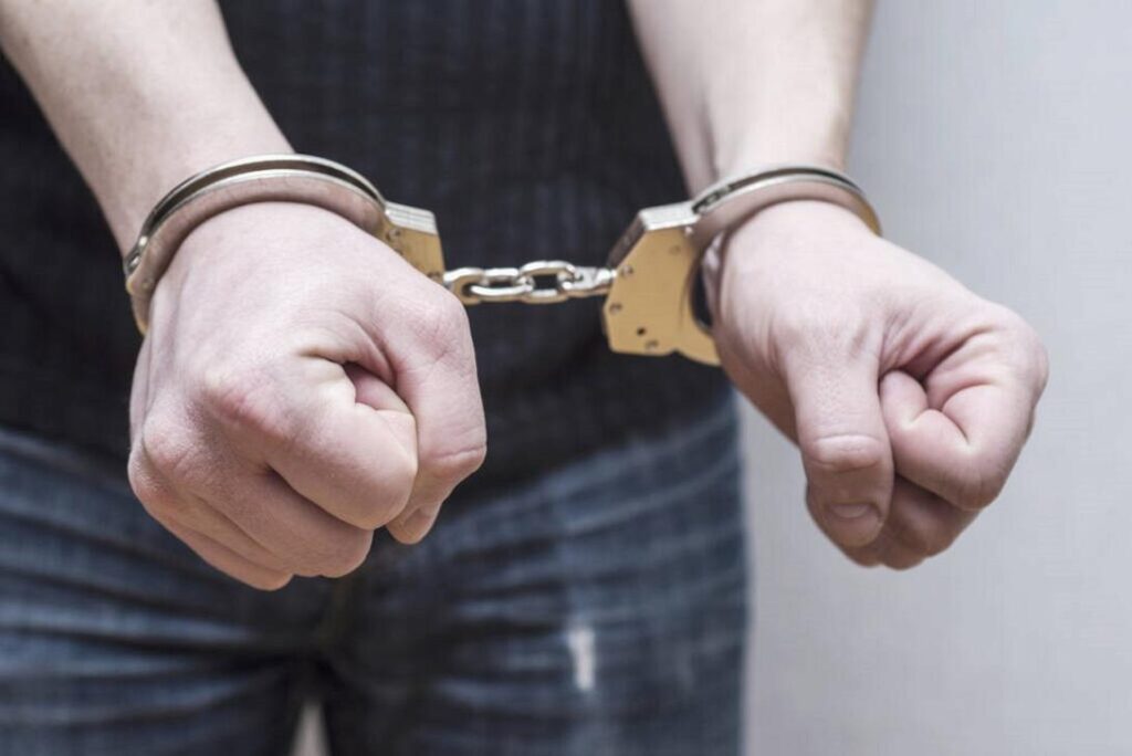 Χαϊδάρι: Συνελήφθη μετά από καταδίωξη 20χρονος με πιστόλι και γεμιστήρα