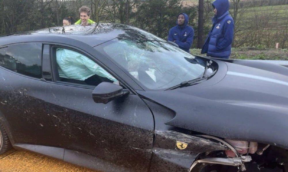 K.Moυανί – Γ.Οντομπέρ: Σε τροχαίο ατύχημα ενεπλάκησαν οι παίκτες της Τότεναμ – Δείτε φωτογραφίες