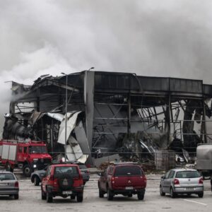 Φονική έκρηξη στο εργοστάσιο της Βιολάντα: «Μύριζε υγραέριο και δεν έκαναν τίποτα» λέει εργαζόμενη