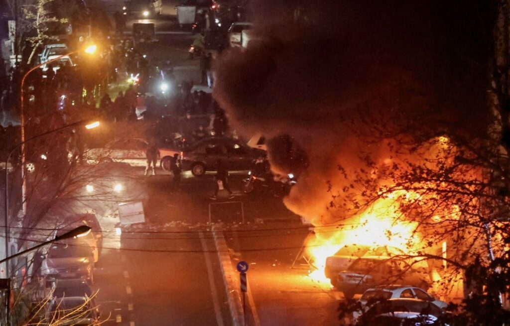 Ιράν: Βίντεο δείχνουν πτώματα στοιβαγμένα σε νοσοκομείο και ελεύθερους σκοπευτές σε στέγες κτιρίων