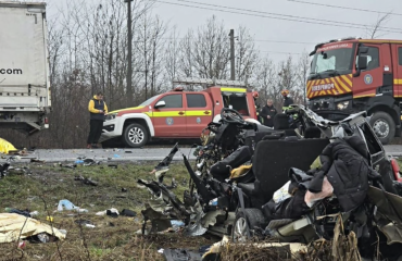 Εικόνες σοκ από την τραγωδία στη Ρουμανία: Άμορφη μάζα σιδερικών το βαν με τους οπαδούς του ΠΑΟΚ