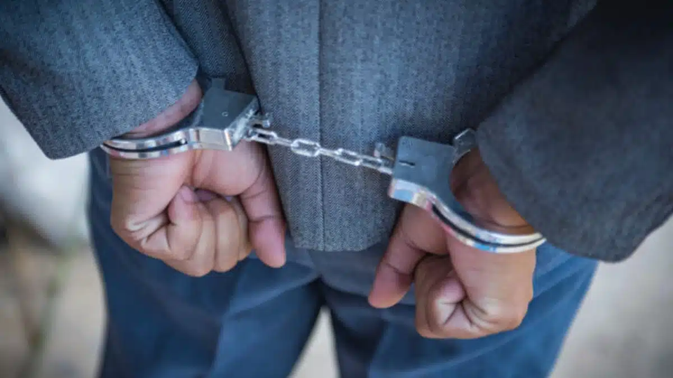 Χίος: Συνελήφθη στρατιωτικός για επικίνδυνη οδήγηση, βία κατά υπαλλήλων και πρόκληση φθορών