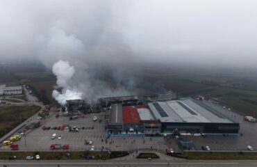 Τρίκαλα: «Η φωτιά εξελισσόταν ραγδαία σε δευτερόλεπτα» λέει εργαζόμενη του εργοστασίου Βιολάντα