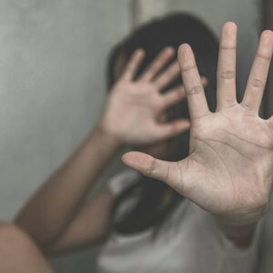 Νέα υπόθεση ενδοοικογενειακής βίας: 55χρονος χτυπούσε και απειλούσε την σύντροφό του στη Ρόδο