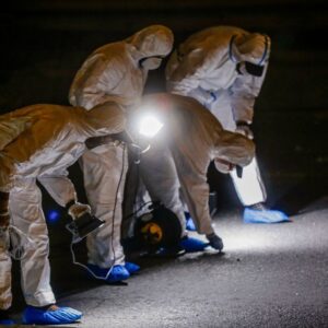 Ύποπτη μηχανή έξω από την Τράπεζα της Ελλάδος – Στο σημείο τα ΤΕΕΜ