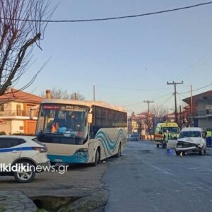 Νέο ατύχημα με βαν που συγκρούστηκε μετωπικά με λεωφορείο στην Χαλκιδική!