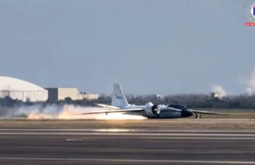 Βίντεο: Αεροσκάφος της NASA έκανε αναγκαστική προσγείωση με την… «κοιλιά» στο Χιούστον