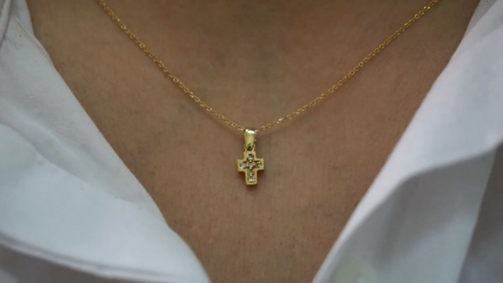 Πάτρα: 20χρονος Ρομά επιτέθηκε σε 19χρονη και της άρπαξε χρυσή αλυσίδα από το λαιμό