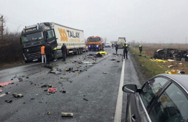 Οδηγός νταλίκας που «καρφώθηκε» το βαν με τους οπαδούς του ΠΑΟΚ: «Πρώτα φορά συναντώ τέτοια συνθήκη»