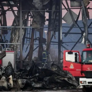 «Βιολάντα»: Για τρίτη ημέρα συνεχίζονται οι ρίψεις νερού