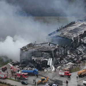 Τα αναπάντητα ερωτήματα μετά το πόρισμα της Πυροσβεστικής για τη φονική έκρηξη στη «Βιολάντα»