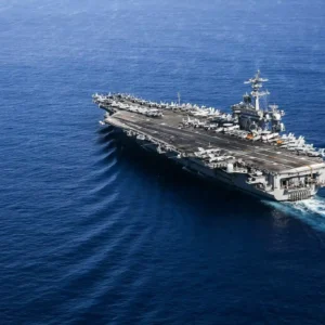 Το αμερικανικό αεροπλανοφόρο USS Abraham Lincoln διέκοψε όλες τις επικοινωνίες: Ετοιμάζεται για επίθεση στο Ιράν;