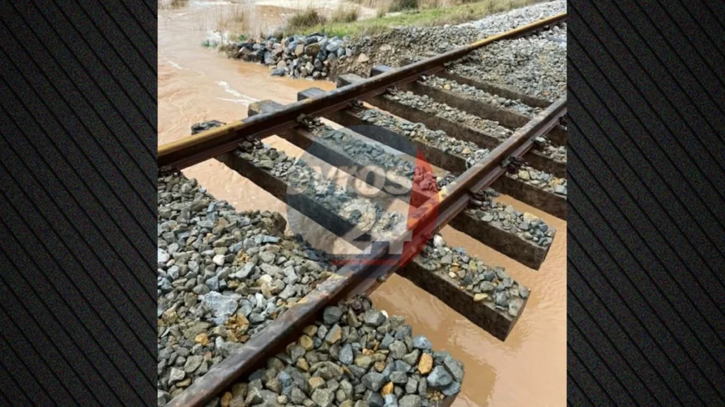 «Έσπασαν» σιδηροδρομική γραμμή στον Έβρο για να μην πλημμυρίσει ο Απαλός (φωτό)