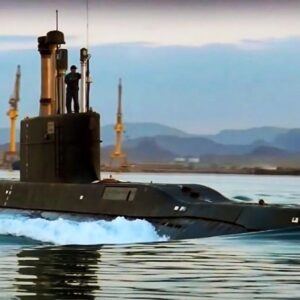 Το Ιράν ξεκίνησε την ανάπτυξη υποβρυχίων στα Στενά του Ορμούζ