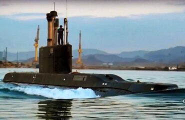 Το Ιράν ξεκίνησε την ανάπτυξη υποβρυχίων στα Στενά του Ορμούζ