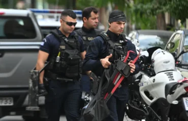 Ηράκλειο: Επεισοδιακή σύλληψη ζευγαριού από ειδικές αστυνομικές δυνάμεις που διέπραττε ληστείες – Δείτε βίντεο