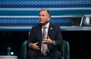 Σ.Γουίτκοφ: «Η Ρωσία επιδιώκει να εργαστεί για την ειρήνη στην Ουκρανία»