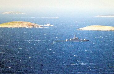 «Έχει κόκκινη σημαία και ανθρώπους σίγουρα»: Η τελευταία συνομιλία πριν τη συντριβή του ελικοπτέρου στα Ίμια