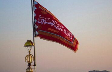 Ιράν: Το καθεστώς ύψωσε την κόκκινη σημαία του σιιτικού Ισλάμ που σημαίνει «πόλεμος»