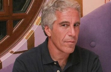 Η διαθήκη που είχε συντάξει ο Τ.Επστάιν δύο μέρες πριν τον θάνατό του: Τι άφηνε στην τότε σύντροφό του Κ.Σούλιακ