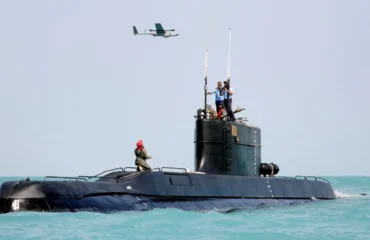 Οι Ιρανοί υποστηρίζουν ότι διαθέτουν υποβρύχια τoύνελ με πυραύλους κατά σκαφών επιφανείας στον Κόλπο!