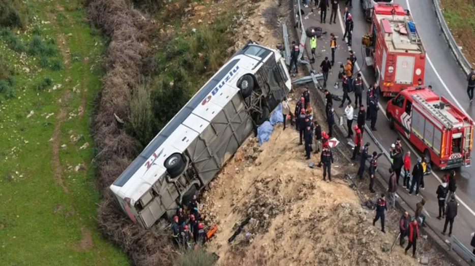 Τροχαίο δυστύχημα με λεωφορείο στην Αττάλεια: Τουλάχιστον 8 νεκροί και 26 τραυματίες (φώτο-βίντεο)