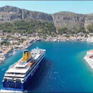 Παραλίγο τραγωδία στην Μεγίστη: Πλοίο χτύπησε στη προβλήτα κατά την πρόσδεση