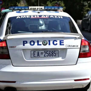 Βέροια: Χειροπέδες σε 30χρονο που διέρρηξε όχημα και τραυμάτισε αστυνομικό