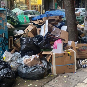 Χανιά: Εργαζόμενοι στην καθαριότητα δηλητηριάστηκαν από πεταμένα χημικά σε κάδο – Κατέθεσε μήνυση ο δήμος