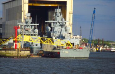 Περίεργη υπόθεση δολιοφθοράς σε πλοίο του γερμανικού Ναυτικού με εμπλεκόμενο Έλληνα εργαζόμενο