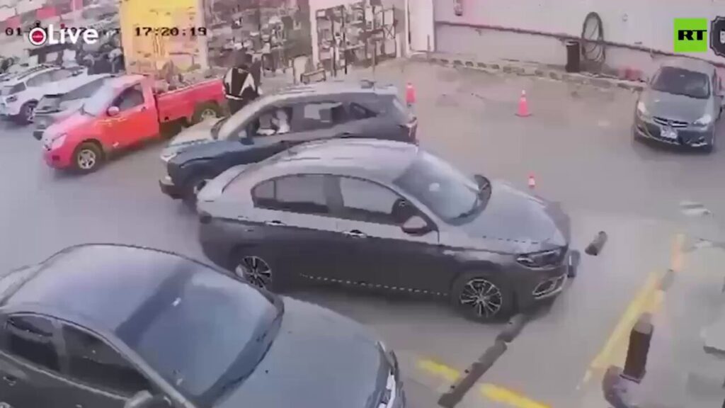 Βίντεο: Η στιγμή που βενζινάδικο στο Κάιρο «βυθίζεται» σε τρύπα βάθους 15 μέτρων