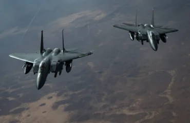 Οι ΗΠΑ βομβάρδισαν θέσεις του ISIS στη Συρία – Χτύπημα σε αποθήκη όπλων με 50 βόμβες