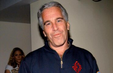 Φωτογραφίες ντοκουμέντο αμέσως μετά την αυτοκτονία του Τζέφρι Επστάιν – Η στιγμή που του κάνουν ΚΑΡΠΑ