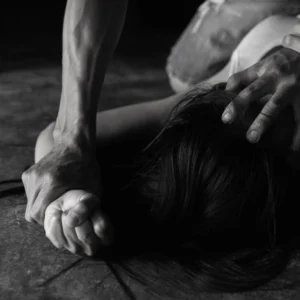 Φυλάκιση 3 χρόνων με αναστολή σε 23χρονο που βίασε τη σύντροφό του σε πάρτι στον Βόλο