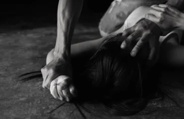 Φυλάκιση 3 χρόνων με αναστολή σε 23χρονο που βίασε τη σύντροφό του σε πάρτι στον Βόλο