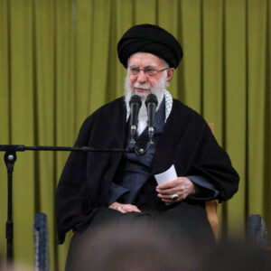 Ν.Τραμπ κατά Αγιατολάχ Χαμενεΐ: «Θα πρέπει τώρα να ανησυχεί πάρα πολύ»