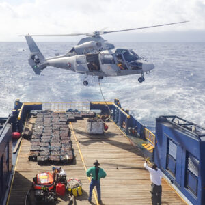 Γαλλία: Το Ναυτικό κατέσχεσε πάνω από 4 τόνους κοκαΐνης σε πλοίο στη γαλλική Πολυνησία