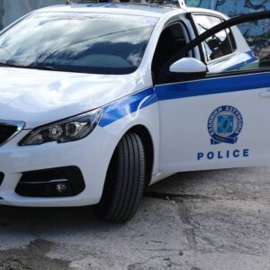 Άγριο έγκλημα στα Μέγαρα: 21χρονος χτύπησε με ξύλο στο κεφάλι 72χρονο και τον μαχαίρωσε με φαλτσέτα στον λαιμό