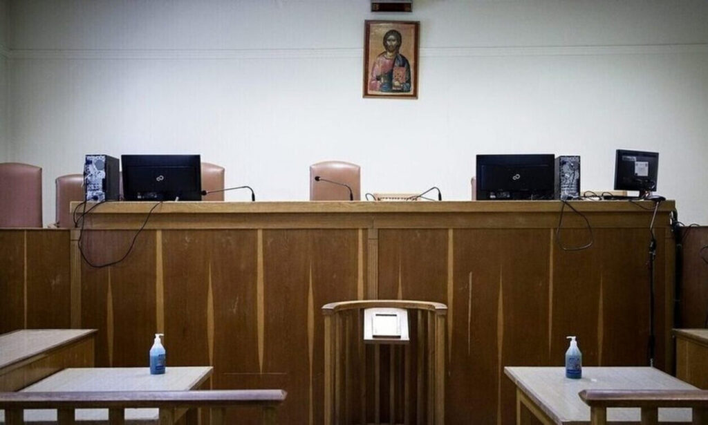 Βόλος: 36χρονη επιχείρησε να αυτοκτονήσει μέσα στο Τμήμα μετά από επεισόδιο με τους γονείς της