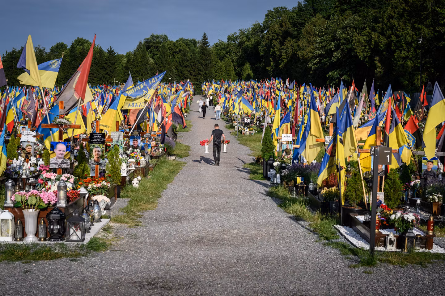 Η κηδεία με το τελετουργικό των Μαορί Νεοζηλανδού μισθοφόρου που εξόντωσαν οι Ρώσοι στην Ουκρανία