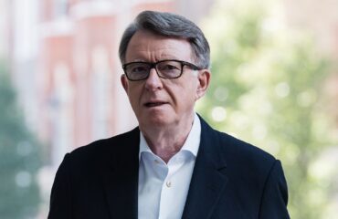 Σκάνδαλο Έπσταϊν:  Έφοδοι της βρετανικής Αστυνομίας σε κατοικίες που συνδέονται με τον Πίτερ Μάντελσον