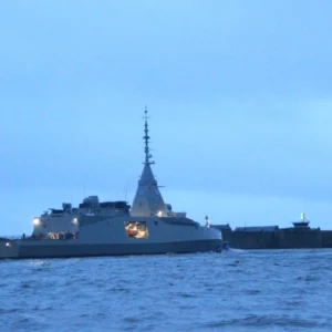 Η δεύτερη ελληνική φρεγάτα FDI «Νέαρχος» (F-602) άρχισε θαλάσσιες δοκιμές (φωτό)