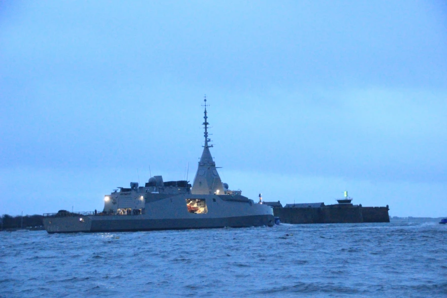 Η δεύτερη ελληνική φρεγάτα FDI «Νέαρχος» (F-602) άρχισε θαλάσσιες δοκιμές (φωτό)