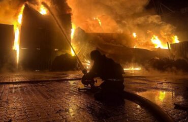 Οι ουκρανικές δυνάμεις κτύπησαν ρωσικές ενεργειακές υποδομές στην πόλη Μπέλγκοροντ (βίντεο)