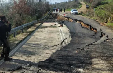 Καθίζηση στην εθνική οδό Πατρών – Τριπόλεως στο ύψος της Δίβρης (φωτο)