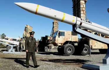 To Ιράν παρουσίασε σε ζωντανή τηλεοπτική μετάδοση τους νέους πυραύλους του!