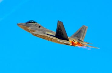 Ούτε δύο F-22 δεν περισσεύουν στις ΗΠΑ για το Super Bowl: Μετακινήσεις δυνάμεων για το Ιράν