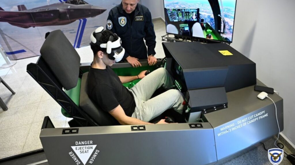 Προσομοιωτές αεροσκαφών F-16 και F-35 στο νέο λιμάνι Πατρών από την ΠΑ